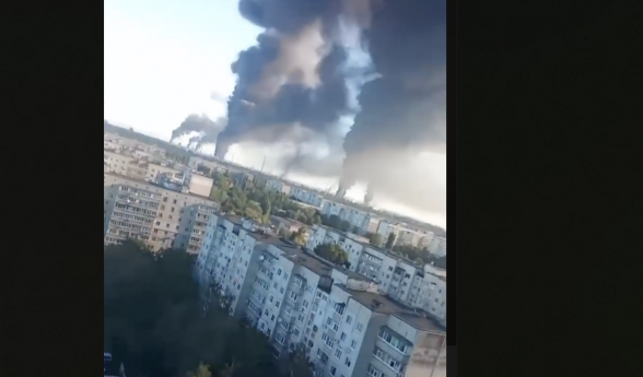 Российские военные поразили обеспечивающий ВСУ нефтеперерабатывающий завод